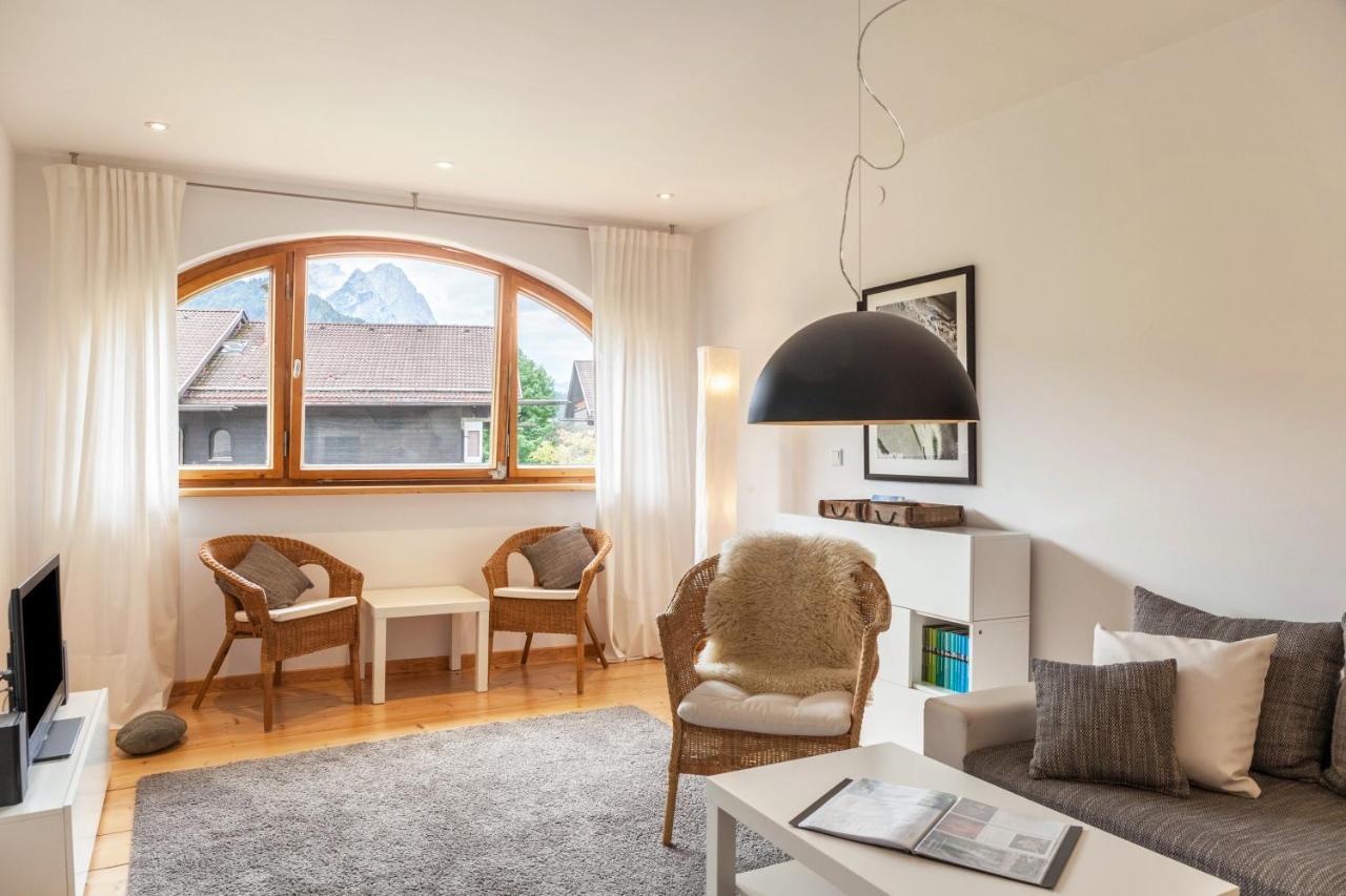 Fewo im Blauen Haus Dg Garmisch-Partenkirchen Exterior foto