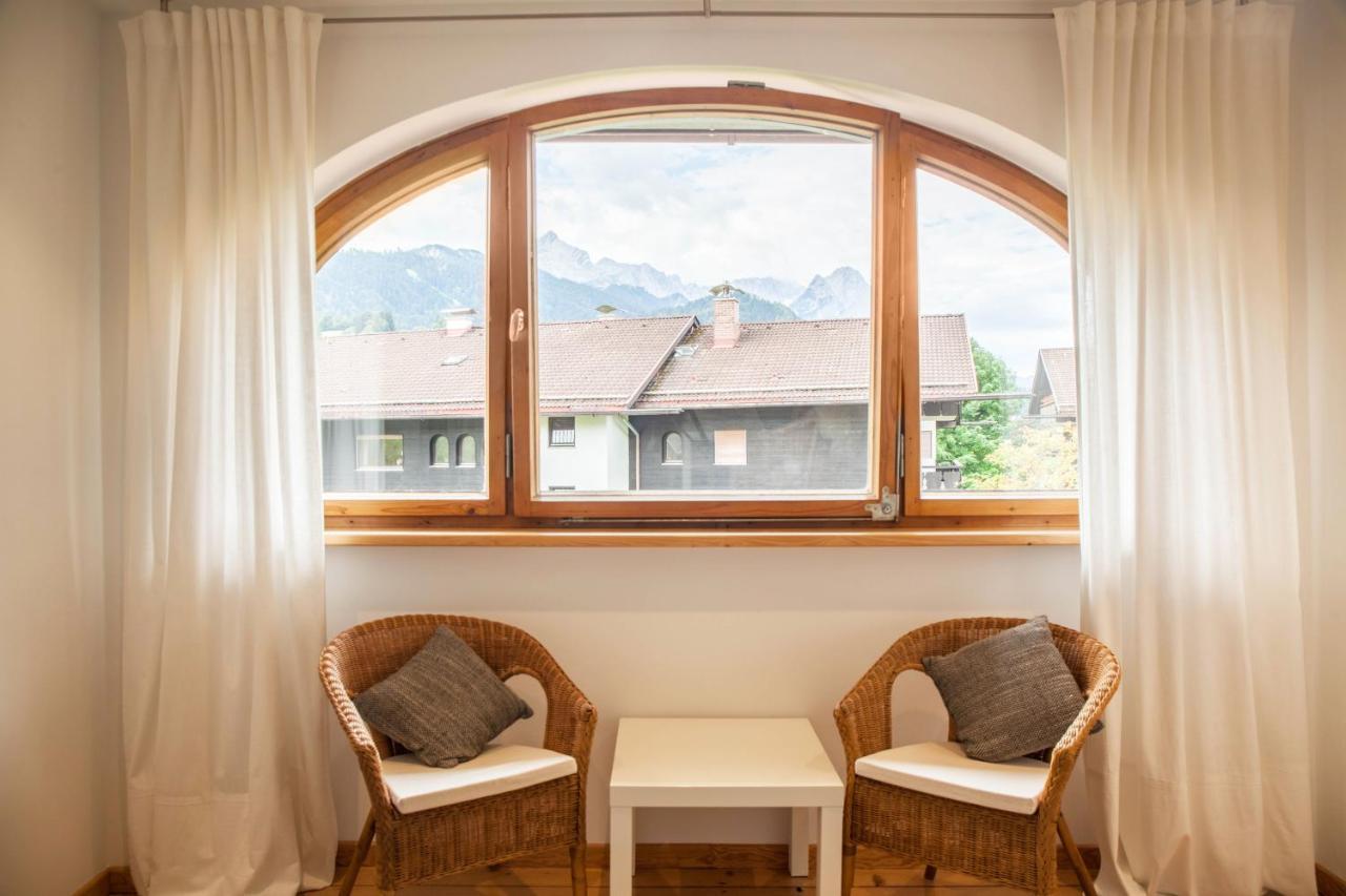 Fewo im Blauen Haus Dg Garmisch-Partenkirchen Exterior foto